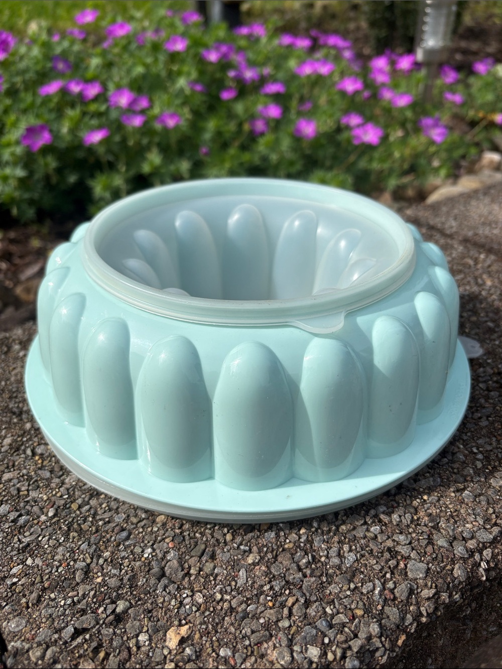 Vintage Tupperware Mint Green 6 Cup Jello Ring Mold